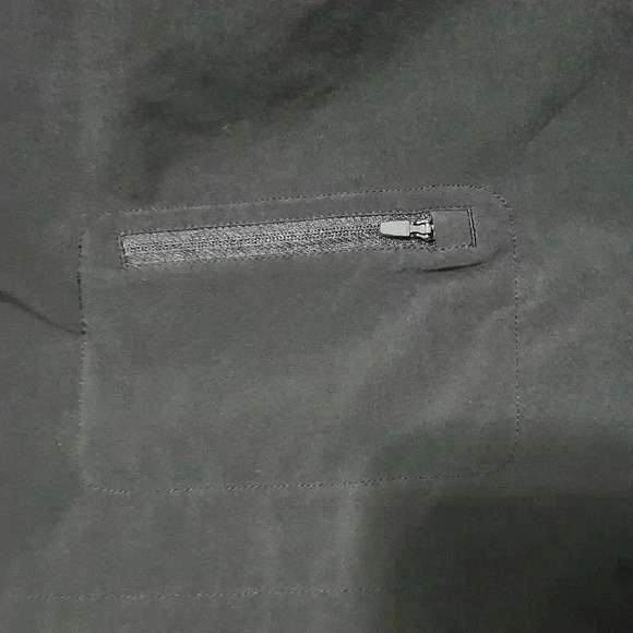 Under Armour Windbreaker - Picture 9 of 9